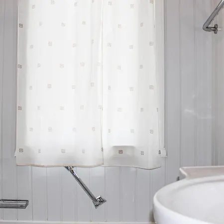 3 Bedroom Awesome In Semesterbostad