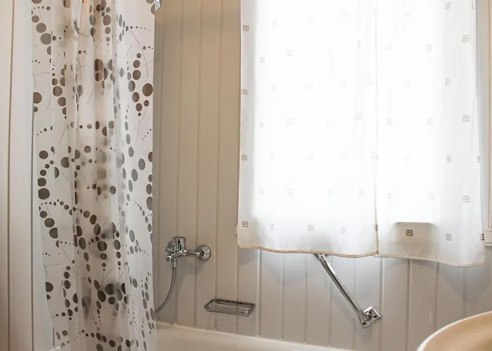 3 Bedroom Awesome In * 埃克斯特塔尔